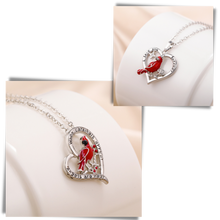 Load image into Gallery viewer, Colgante en forma de corazón con un cardenal - Ozerty